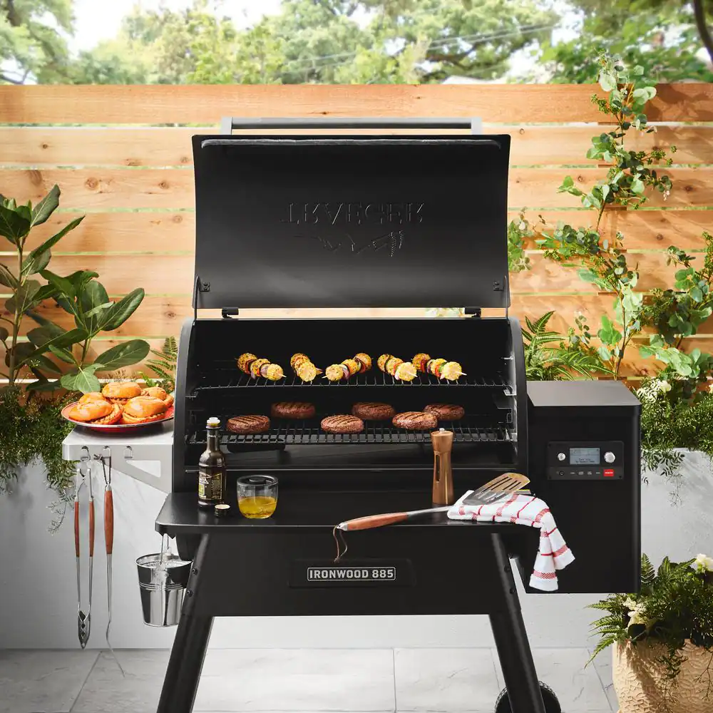 Ironwood 885 Wifi Pellet Grill and Smoker in Black
