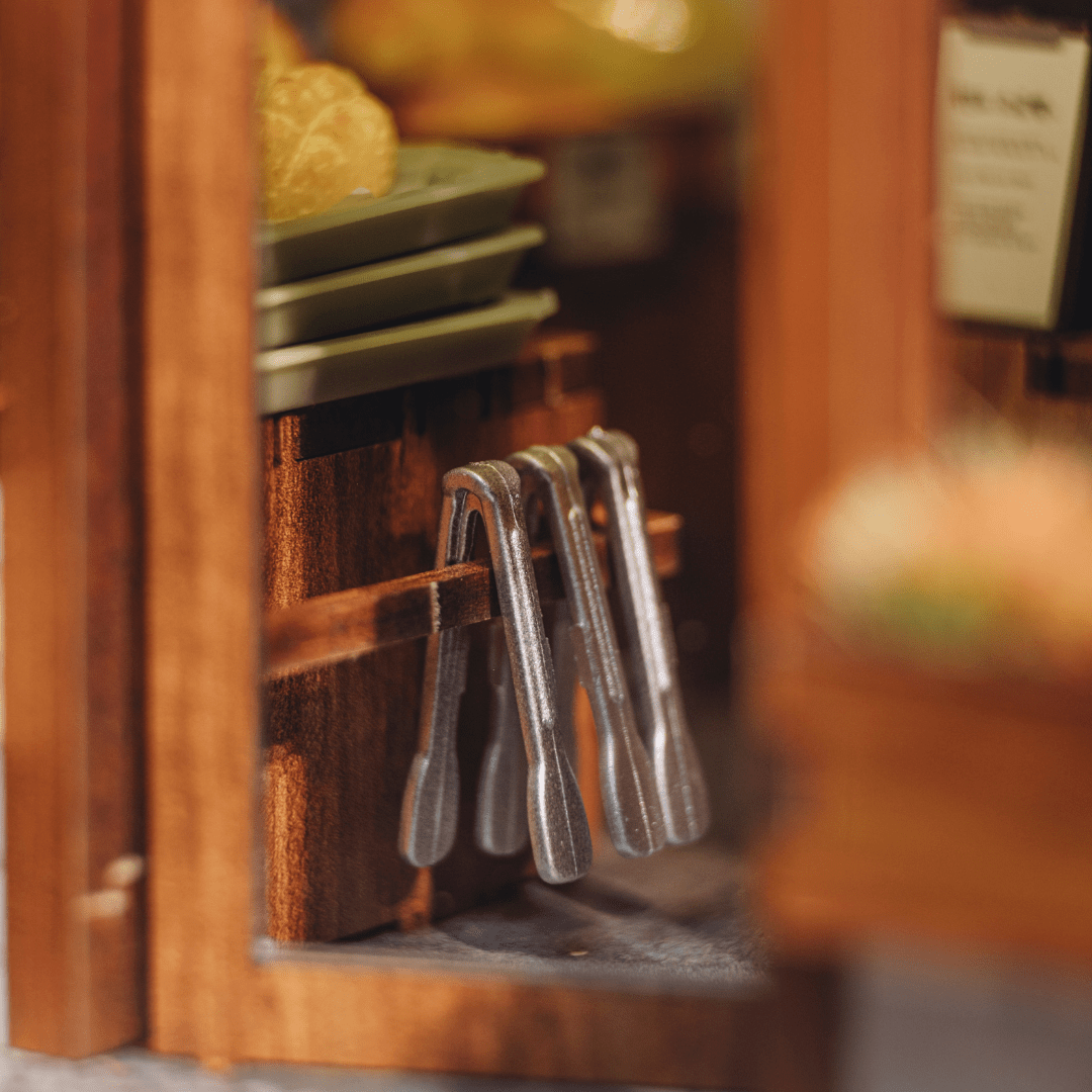 Ikseon-dong Hanok Bakery Miniature House Kit